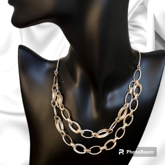 3/$30 NINE WEST Silvertone Oval Link Chain Layered Necklace - Picture 1 of 9